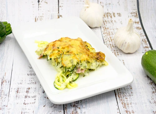 Zucchini-Schinken-Lasagne mit Mozzarella und Frischkäse